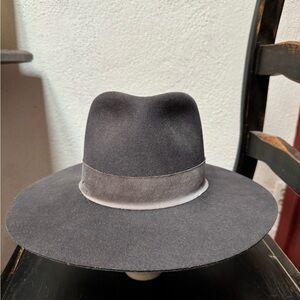 Janessa Leoné Grey Hat with Silk Band Size Small